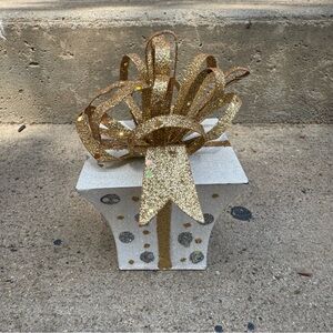Raz Imports Gift 5” Gold White Glittery Holiday‎ Ornament